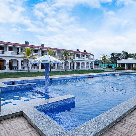 Silver Sand Eco Resort !! Beachfront !! With Biggest Pool And Huge Open Area !! Ideal For Weddings !! Couple Friendly !! 만다르모니 외부 사진