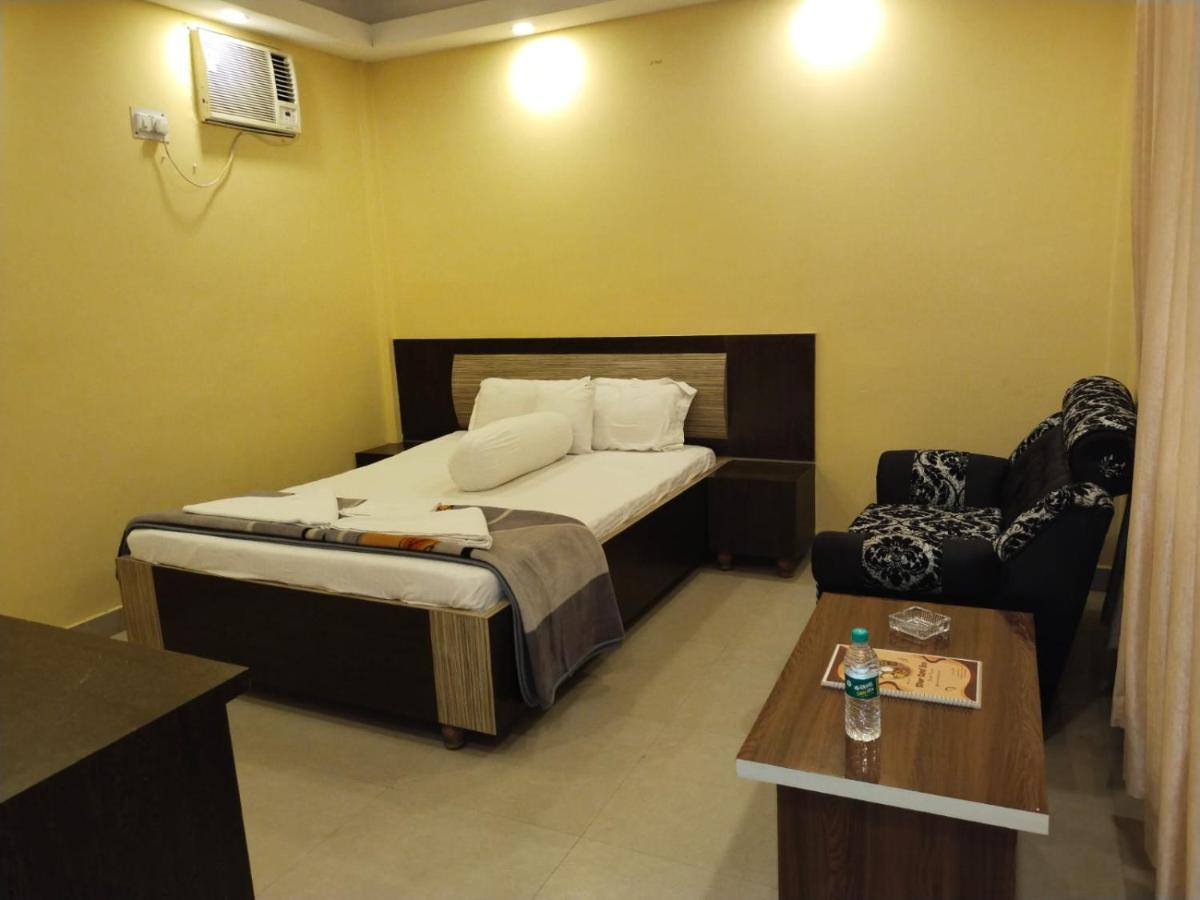 Silver Sand Eco Resort !! Beachfront !! With Biggest Pool And Huge Open Area !! Ideal For Weddings !! Couple Friendly !! 만다르모니 외부 사진