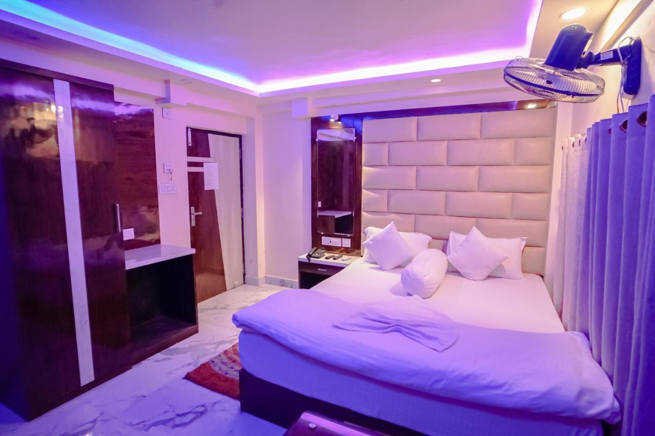 Silver Sand Eco Resort !! Beachfront !! With Biggest Pool And Huge Open Area !! Ideal For Weddings !! Couple Friendly !! 만다르모니 외부 사진