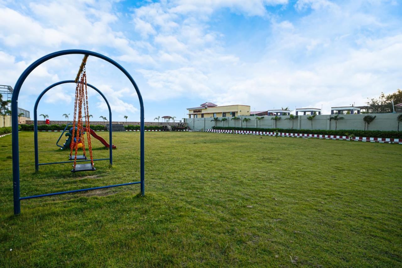 Silver Sand Eco Resort !! Beachfront !! With Biggest Pool And Huge Open Area !! Ideal For Weddings !! Couple Friendly !! 만다르모니 외부 사진
