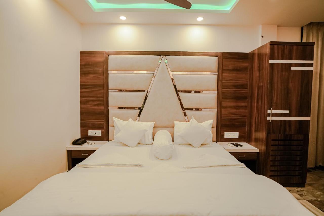 Silver Sand Eco Resort !! Beachfront !! With Biggest Pool And Huge Open Area !! Ideal For Weddings !! Couple Friendly !! 만다르모니 외부 사진