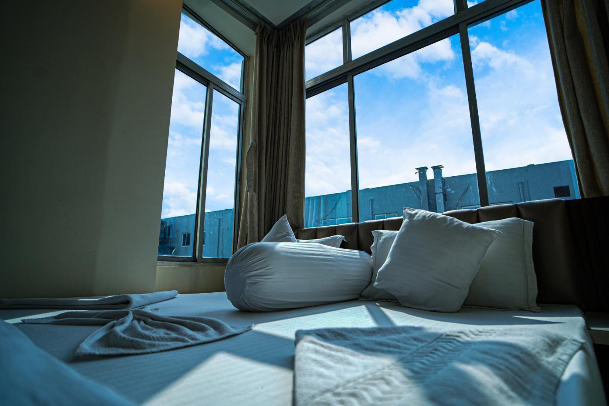 Silver Sand Eco Resort !! Beachfront !! With Biggest Pool And Huge Open Area !! Ideal For Weddings !! Couple Friendly !! 만다르모니 외부 사진